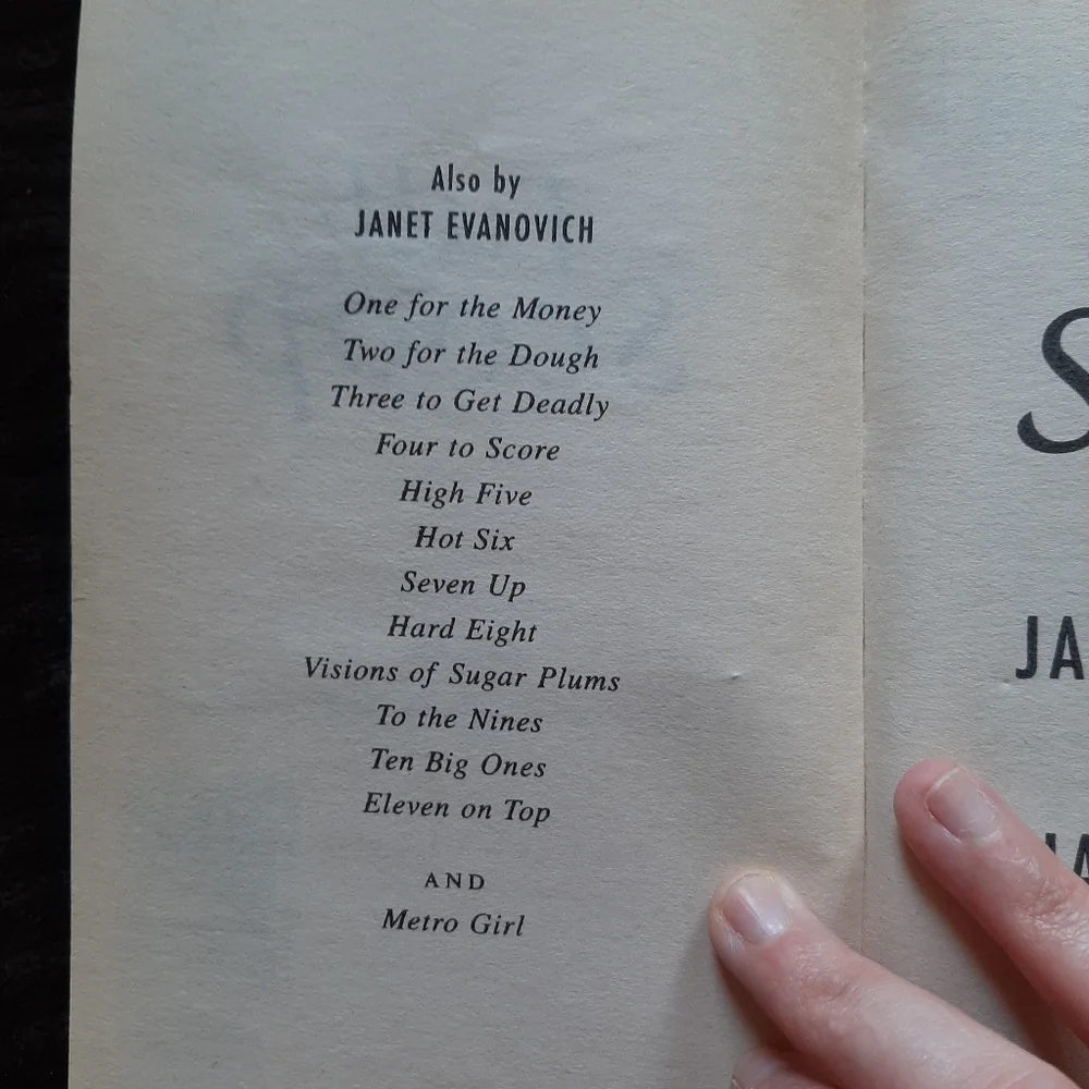 Full Scoop by Janet Evanovich and Charlotte Hughes